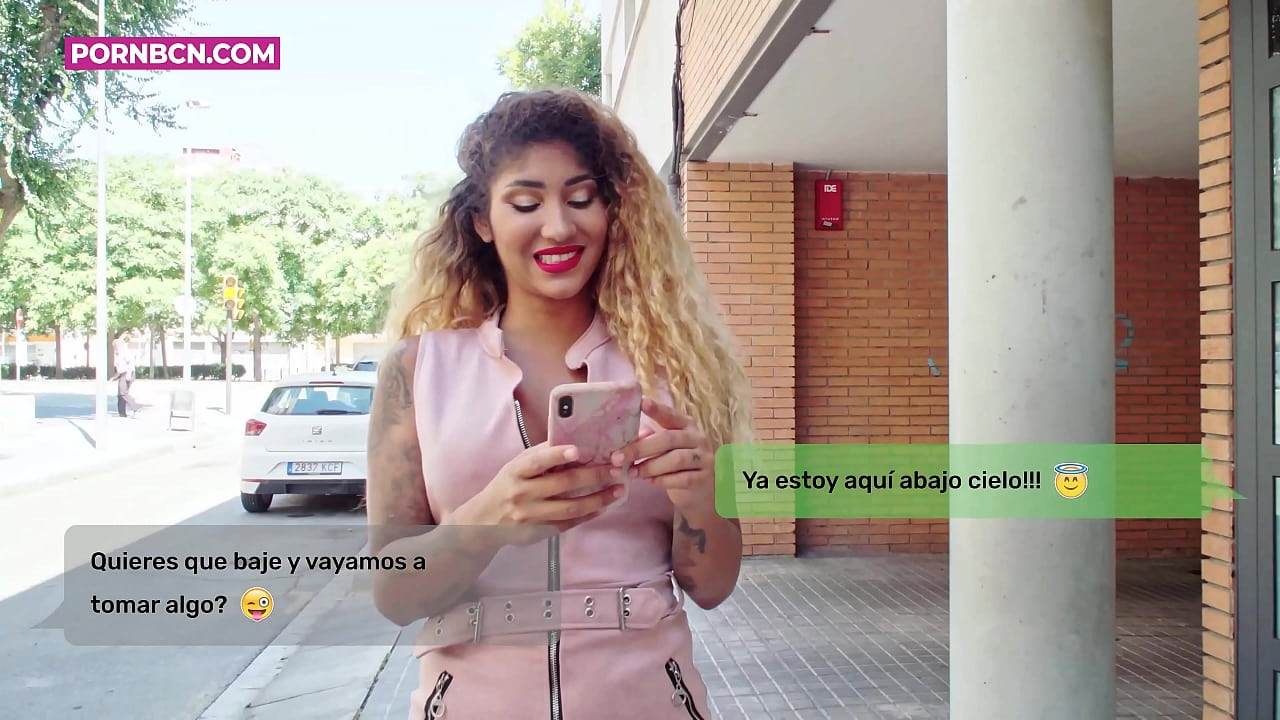 Nezvesta žena, ki bo trdo zajebala svojega mladega ljubimca, medtem ko njen mož dela. Latinoameričanka s prsmi in veliko ritjo. Venera Afrodita.